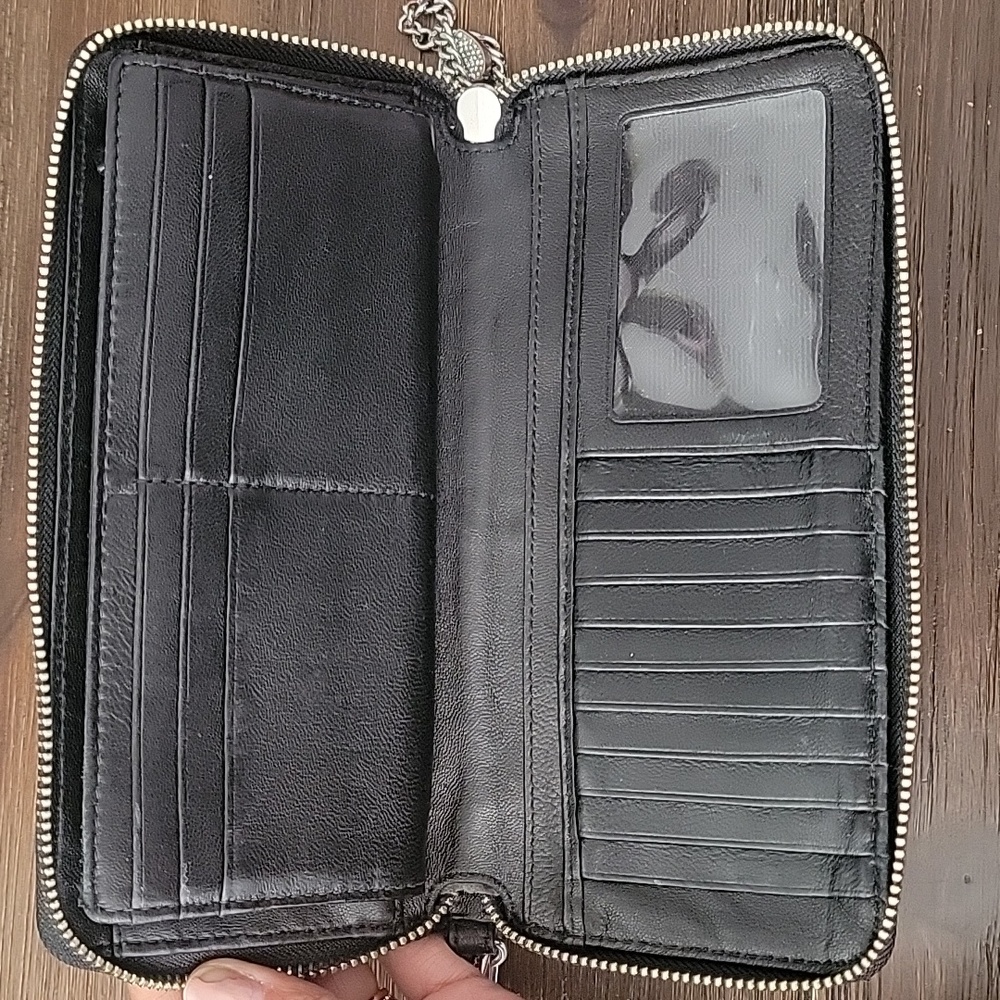 Black quilted zip around Michael Kors wallet - Picture 8 of 11